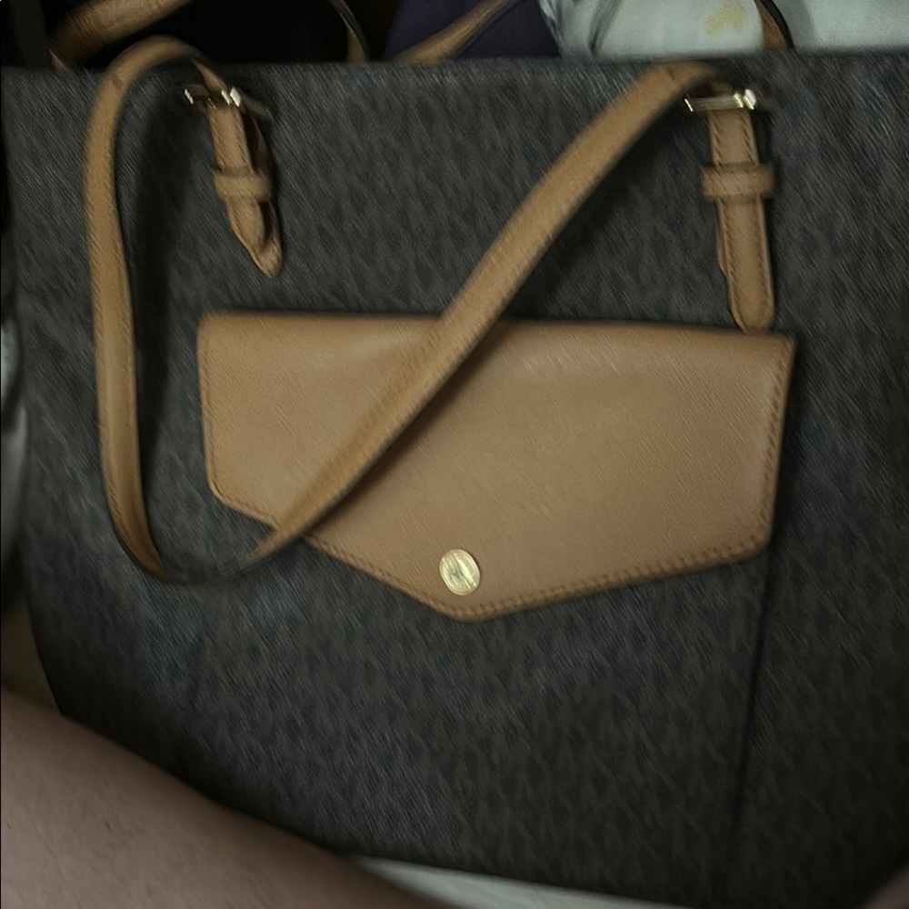 MICHAEL Michael Kors Brown and Tan Shoulder Bag with Classic Design